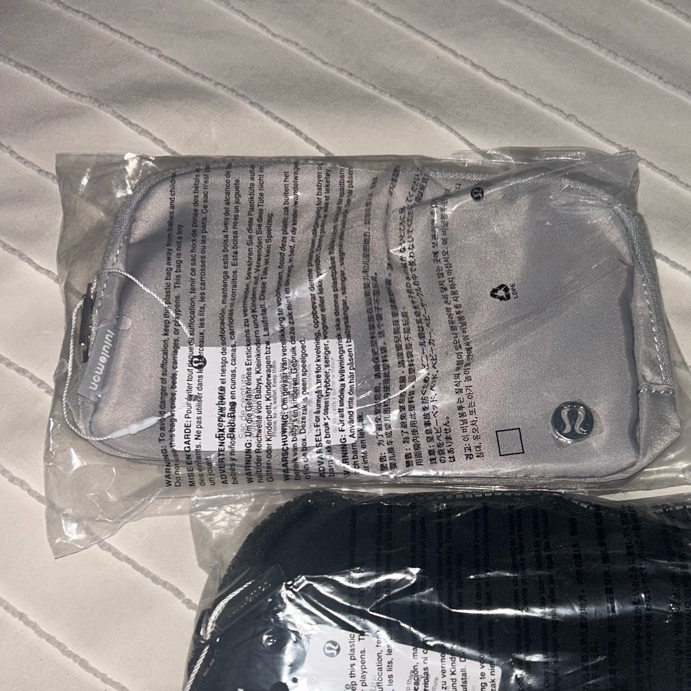 Lululemon everywhere belt bag